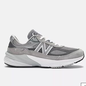 Women’s New Balance 990 V6
